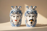 Carica l'immagine nel visualizzatore di Gallery, Coppia Teste di Moro “Ghirigori Azzurri” – Ceramiche artigianali di Caltagirone

